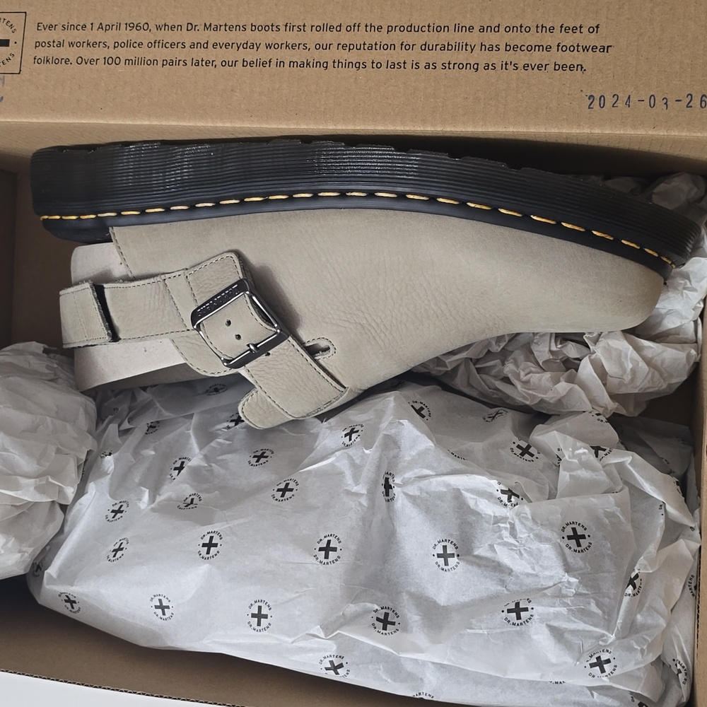 Dr. Martens Jorge II - Warm Stone Buttersoft - Picture 6 of 6